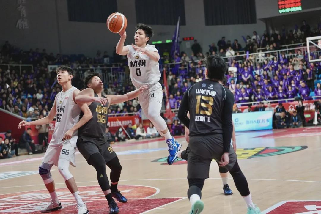 世界杯官方软件下载-4分险胜!杭州队率先晋级“浙BA”总决赛
