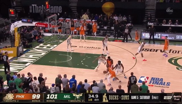 1626586384966062976.gif 世界杯最新版本下载-决胜时刻钳断布克 霍勒迪将雄鹿旗帜插上天王山
